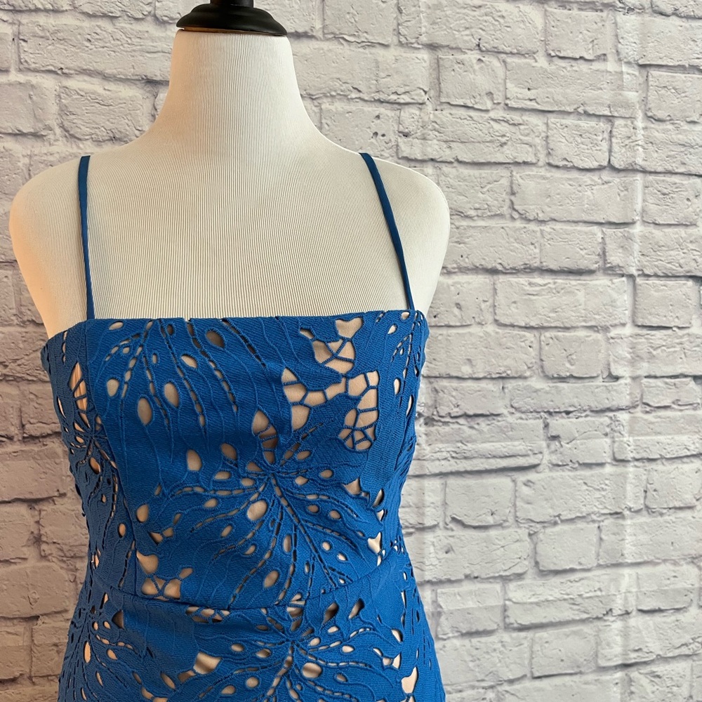 Lulu's Resplendent  Blue lace overlay bodycon midi dress XL - Picture 3 of 6